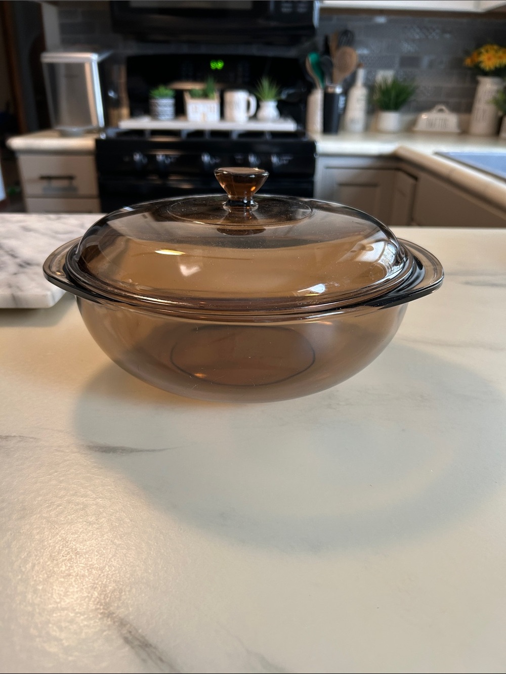 Amber Glass 2 Quart Covered Casserole Dish - Heat-Safe Kitchen Serving Bowl